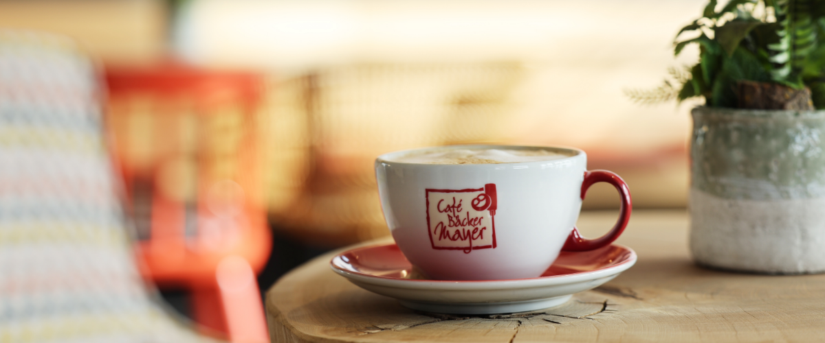 Kaffeetasse mit Mayer Logo